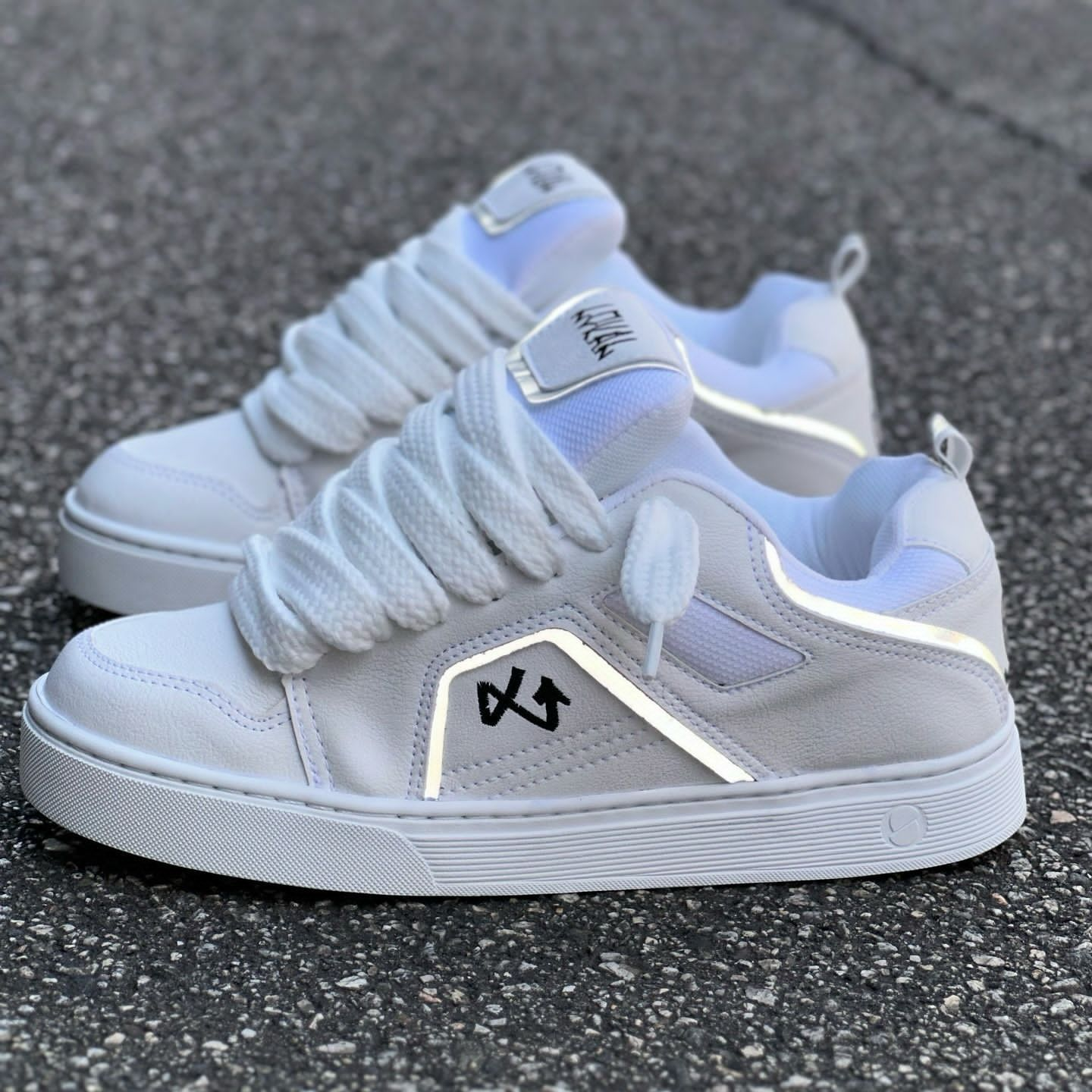TENIS LOKAL BIG SKATE BLANCO